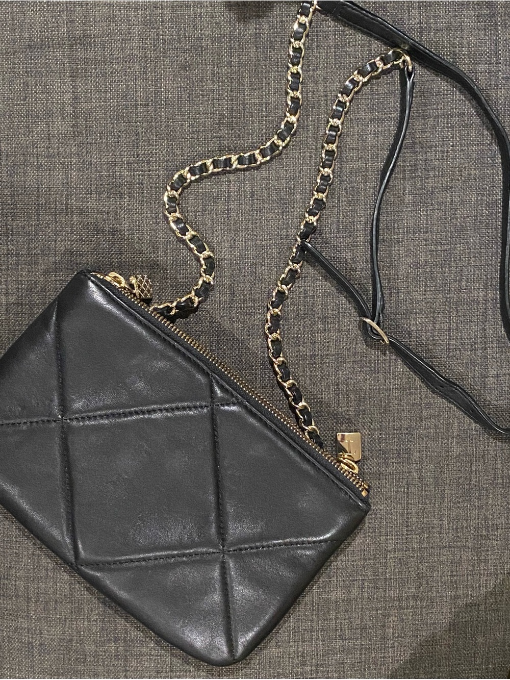 Talbots Black Quilted Crossbody Bag with Gold Chain Strap- EUC 9x6 inches